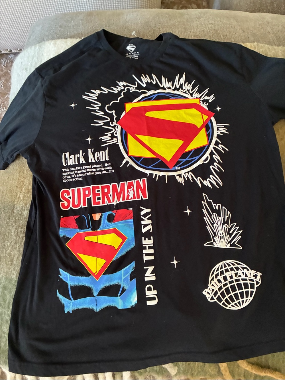 Superman Men's Graphic Tee, an officially licensed Large